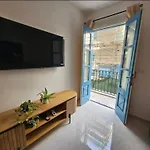 Luxurious Near Valletta Ferry P1 Apartament