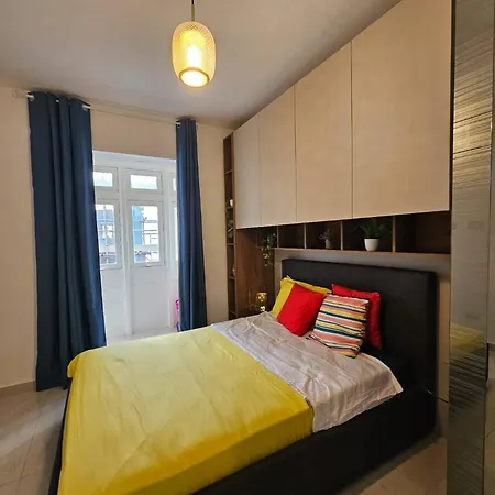 Luxurious Near Valletta Ferry P1 Apartment *