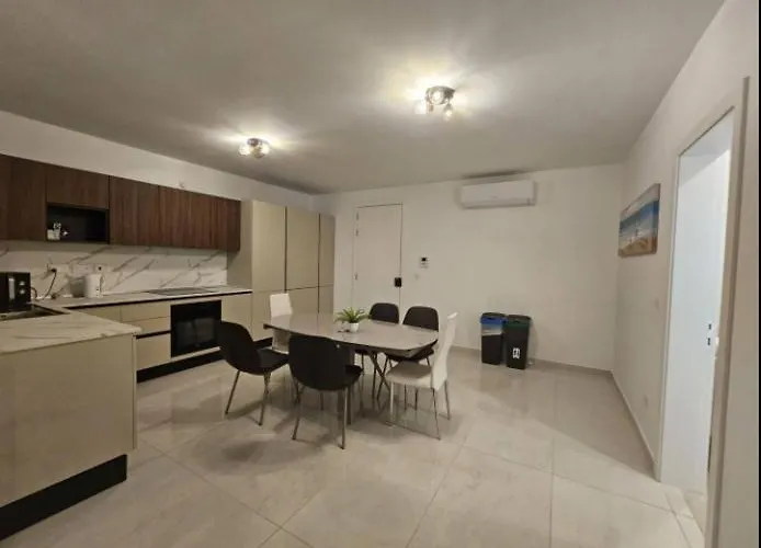 Luxurious Near Valletta Ferry P1 Apartament *