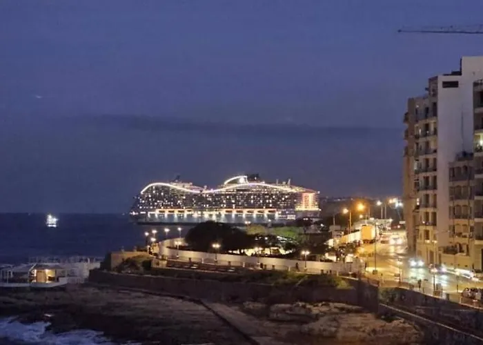 Luxurious Near Valletta Ferry P1 Apartament