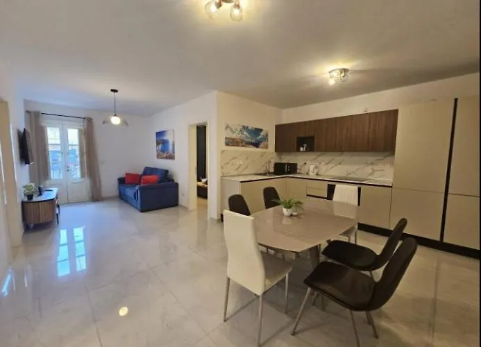 Luxurious Near Valletta Ferry P1 Apartament