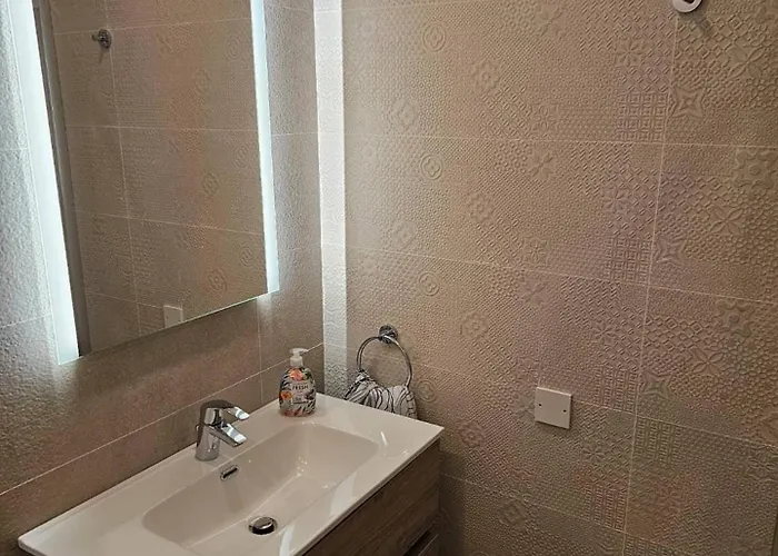 Luxurious Near Valletta Ferry P1 Apartament