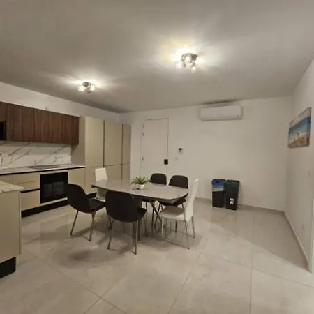 Luxurious Near Valletta Ferry P1 Daire *