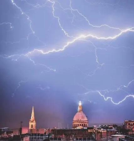 Luxurious Near Valletta Ferry P1 Sliema