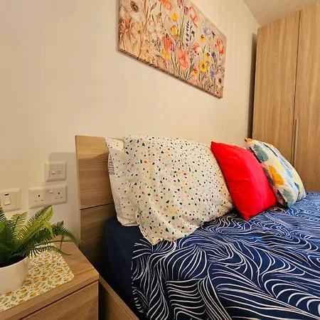 Luxurious Near Valletta Ferry P1 *